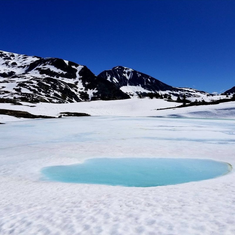 a snow covered mountain
